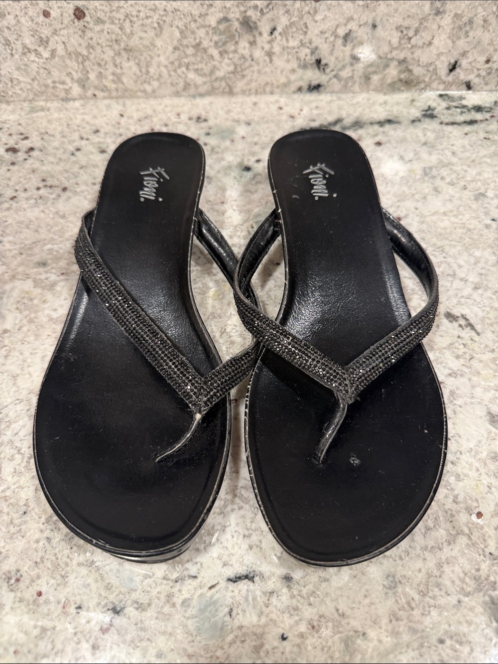 FIONI Clothing Black Rhinestone Strap Women's Flip Flop Sandals